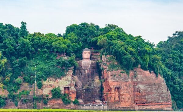 Private Leshan Giant Buddha & Huanglongxi/Buddha Temple Day Trip