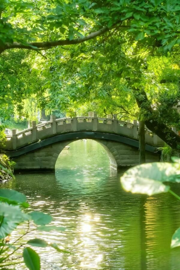 Chengdu: Private City Walking Tour with Food and Culture Stops