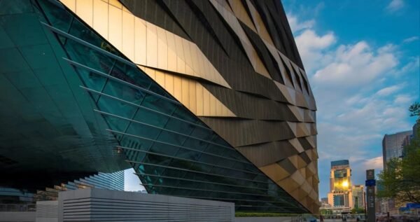 Chengdu: Private City Walking Tour with Food and Culture Stops