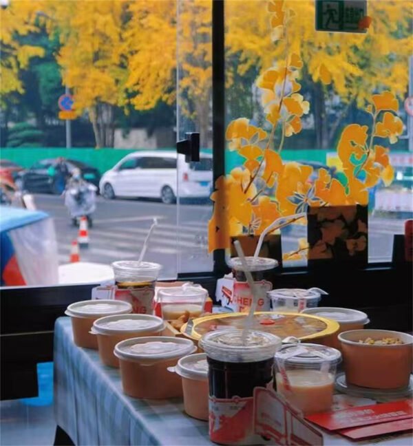 Chengdu: Hot Pot Bus Tour with City Night Views and Drinks
