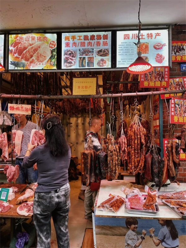 Chengdu: Market Walk & 7+ Local Breakfast Tastings