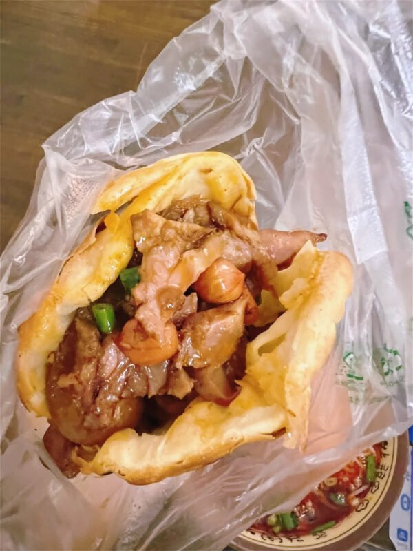 Chengdu: Market Walk & 7+ Local Breakfast Tastings