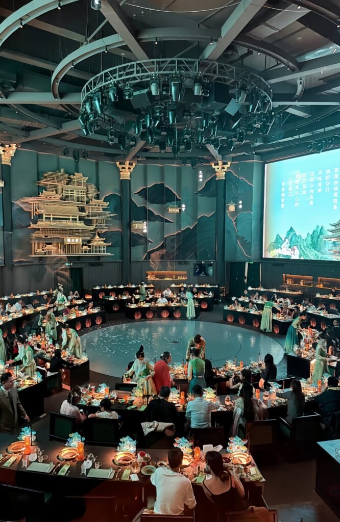 Chengdu: Hongdingyan Hot Pot & Cultural Show